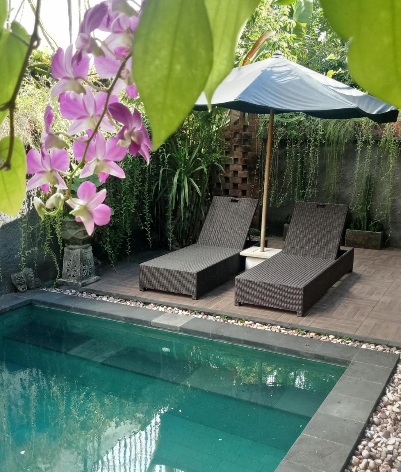 D'Puja Home Stay And Spa 누사두아 외부 사진